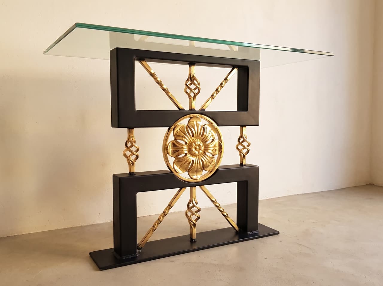 pata-de-mesa-aureum