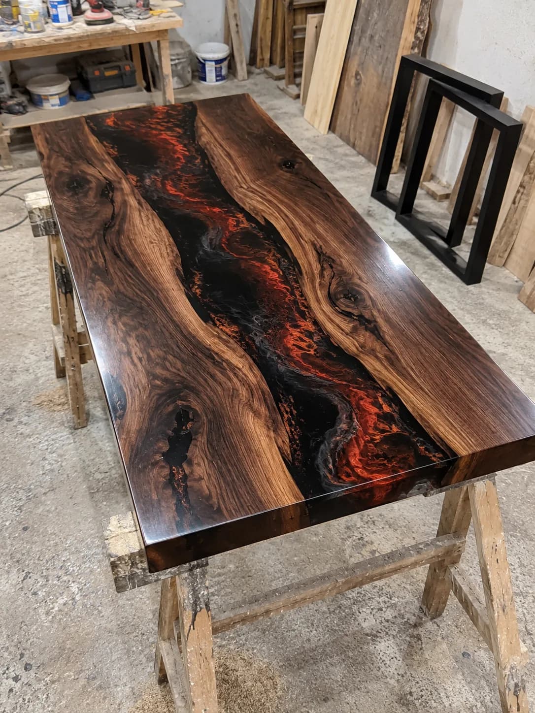 arenal-lava-desk